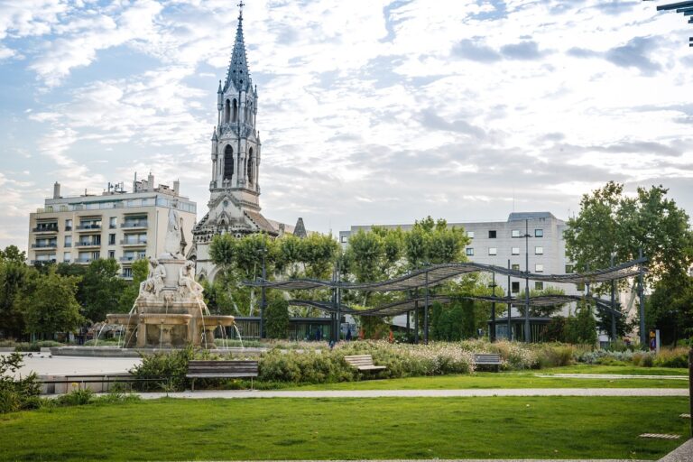 Discover How To Get Weed In Nîmes